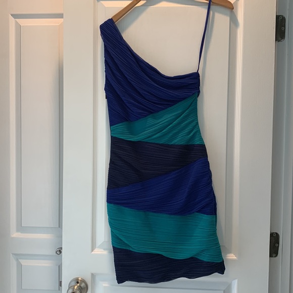 BCBGMaxAzria Kira Dress size Small - Picture 6 of 8